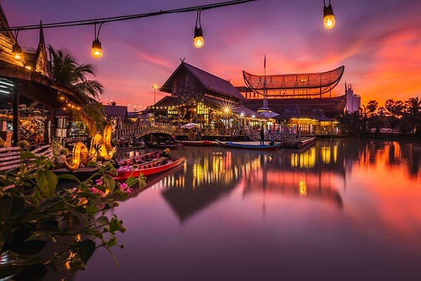 Sunset at the famous Pattaya Floating Market